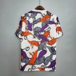 Camiseta calentamiento Pre Match Arsenal 2020/21 diseño dorsal