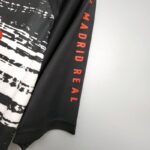 Camiseta calentamiento Real Madrid 2020/21 - Imagen 6