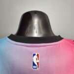 Camiseta Miami Heat Edition Pink Blue Gradient Color 2021 - Imagen 7