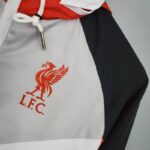 Cortavientos Nike Liverpool 2021/22 - Imagen 5