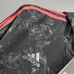 Cortavientos Real Madrid 2020/21 logo