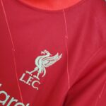 Mini conjunto Liverpool primera equipación 2021/22 - Imagen 4
