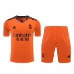 Conjunto de portero naranja Real Madrid 2020/21