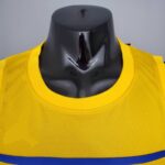 camiseta all star amarillo cuello reodndo y logo