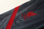 Conjunto de entrenamiento Liverpool 2020/21 diseño de logo
