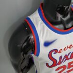 camiseta philadelphia 76 cursive lateral