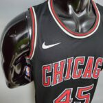 Camiseta Chicago Bulls Black Edition - Imagen 3