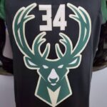 Camiseta Milwaukee Bucks Black Edition - Imagen 4
