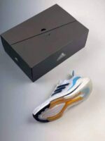 Zapatilla Ultra Boost UB21 GZ7120 primer diseño