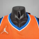 Camiseta Oklahoma City Thunder Orange Edition diseño frontal cuello