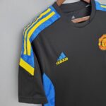 Camiseta calentamiento Manchester United 2021/22