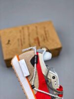 zapatilla central saint martins Future Rider Beige rojo lado externo