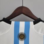 Camiseta Argentina Mundial Qatar 2022 Versión femenina cuello posterior