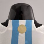 Camiseta Argentina Mundial Qatar 2022 versión jugador cuello posterior