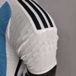 Camiseta Argentina Mundial Qatar 2022 versión jugador hombro