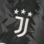 ESCUDO Camiseta Juventus Segunda Equipación 20222023 versión aficionado