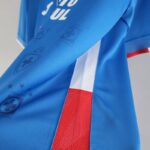 LATERAL ESTIRADO Camiseta de Cruz Azul Primera Equipación 2223 Versión Aficionado