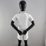 ESPALDA Mini conjunto Real Madrid Primera equipación 22/23