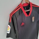 Camiseta Granada segunda equipación 2022 - 2023 versión fan lateral