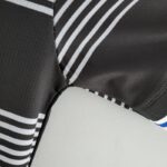 Camiseta Real Sociedad segunda equipación 2022 - 2023 versión fan axila