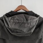 Cortaviento del FC Barcelona negro - cuello posterior