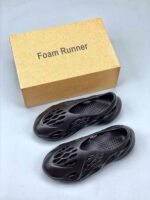 Yeezy Foam Runner con caja