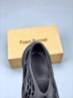 Yeezy Foam Runner suela