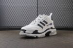 Zapatillas Triple S de costado