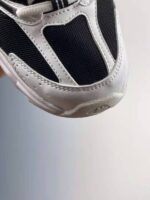 New Balance 530 Retro Running Shoes punta