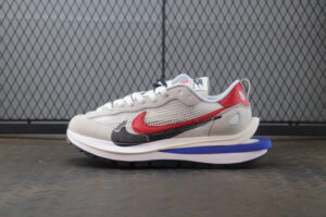 Nike VaporWaffle sacai lateral izquierdo