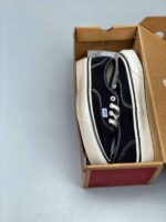 Vans low-top casual sneakers en caja