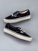 Vans low-top casual sneakers par