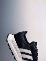 Adidas Retropy Boost E5 running shoes talón