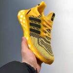 Adidas Ultra Boost Web DNA Sneakers lateral 2