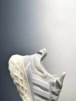 Zapatilla Ultra Boost Web DNA Sneakers talón 1