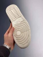 Air Jordan 1 Low Canyon Rust Shoes planta