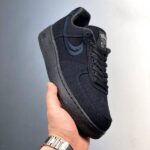 NIKE AIR FORCE 1 LOW STUSSY BLACK SNEAKERS lateral 2