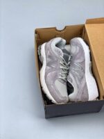 New Balance 860 en caja