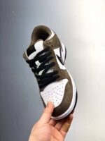 Nike Dunk SB Low Casual Sneakers lateral