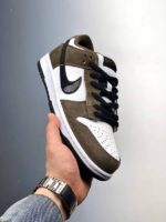 Nike Dunk SB Low Casual Sneakers lateral 2