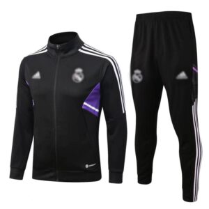 Conjunto de chándal negro del Real Madrid 2022-2023