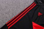 Hombro de la chaqueta del chándal negro del FC Bayern München 2022-2023