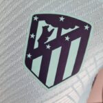 Camiseta Atlético de Madrid entrenamiento 2022-2023 escudo