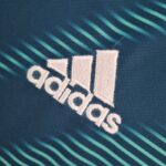 Camiseta Real Madrid clásico azul oscuro 2022-2023 logo