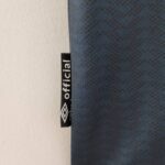 Camiseta Werder Bremen versión tatuaje 2022-2023 etiqueta