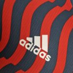 Player Bayern Munich entrenamiento 2022-2023 logo