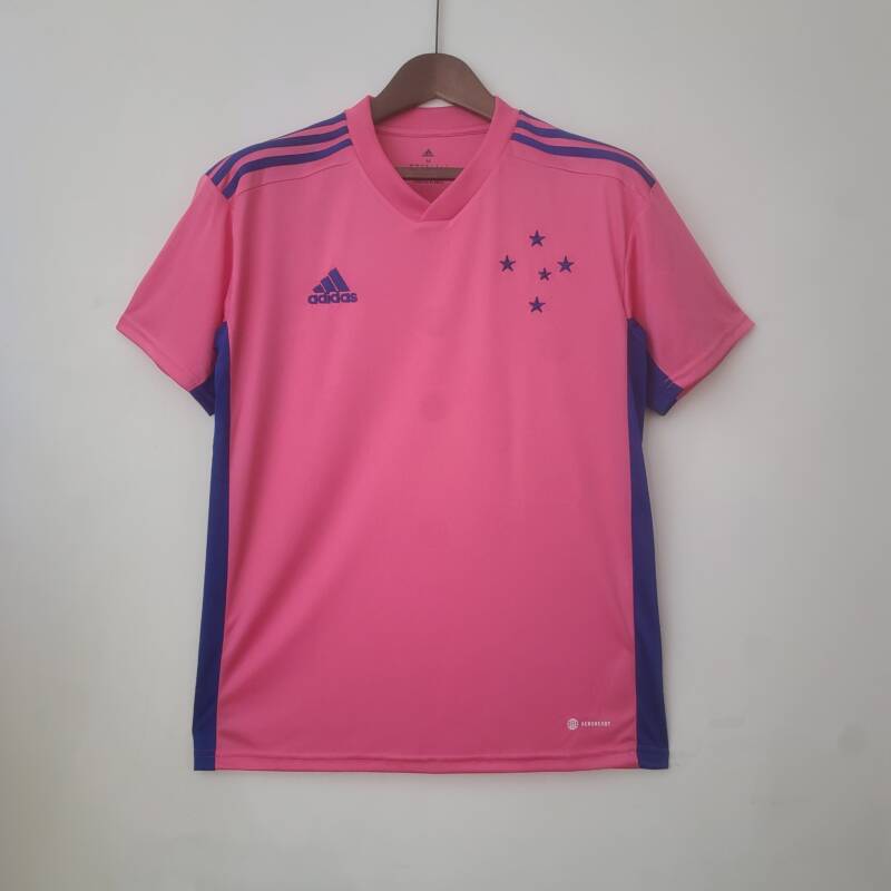 Camiseta Cruzeiro Outubro rosa 2022-2023 frontal Camiseta Cruzeiro Outubro rosa 2022-2023 frontal