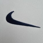 Camiseta Tottenham primera equipación 2022-2023 logo