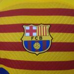 Camiseta FC Barcelona cuarta equipación 2022-2023 - Versión jugador escudo