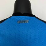 camiseta napoli 2023 cuello anterior